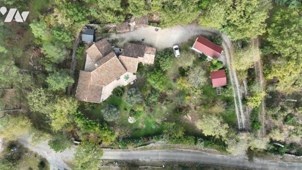 GRANDE VILLA AVEC TERRAIN ATTENNAT DE 2770 m²