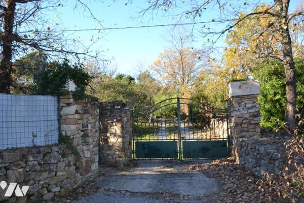 GRANDE VILLA AVEC TERRAIN ATTENNAT DE 2770 m²