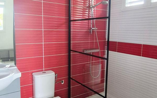 Maison à louer    3 pièces •  Sainte-Rose