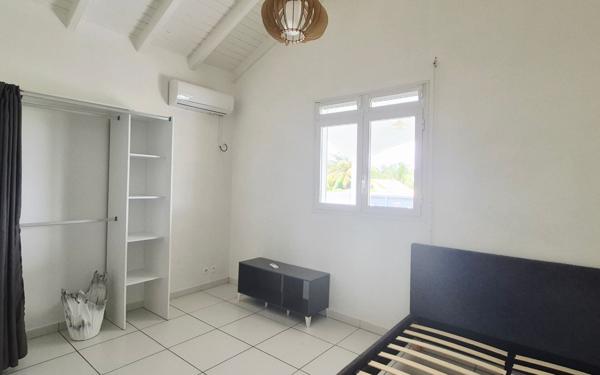 Maison à louer    3 pièces •  Sainte-Rose