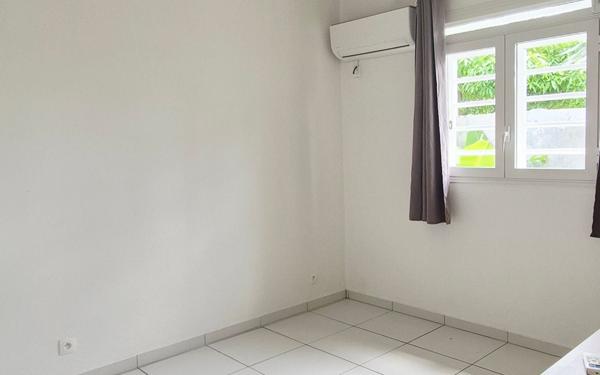 Maison à louer    3 pièces •  Sainte-Rose