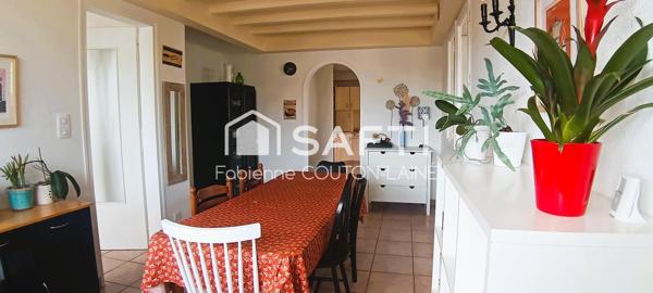 En ville d'Aizenay, maison 134m² avec 5 chambres.