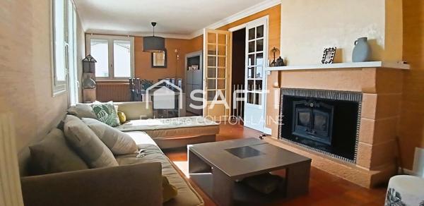 En ville d'Aizenay, maison 134m² avec 5 chambres.
