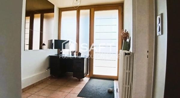 En ville d'Aizenay, maison 134m² avec 5 chambres.