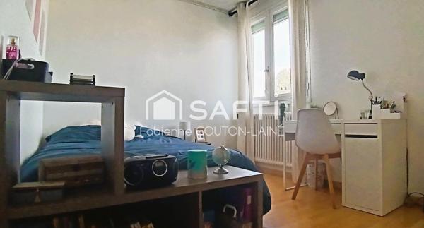 En ville d'Aizenay, maison 134m² avec 5 chambres.