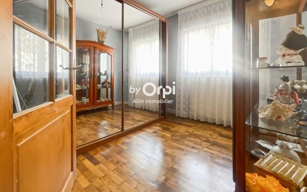 Maison à vendre    5 pièces • 206,10 m2 Montluçon