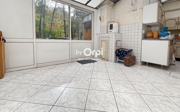 Maison à vendre    5 pièces • 206,10 m2 Montluçon
