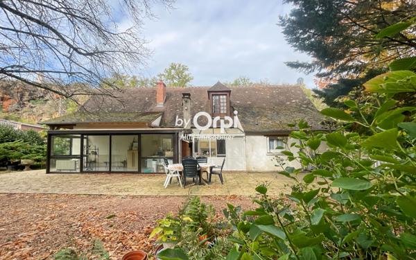 Maison à vendre    5 pièces • 206,10 m2 Montluçon