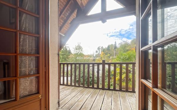 Maison à vendre    5 pièces • 206,10 m2 Montluçon