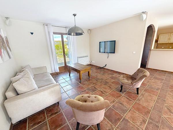 VILLA T6 À VENDRE À VERNIOLLE AVEC PISCINE / QUARTIER PRISÉ AU FOND D'UNE IMPASSE