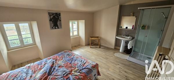 Maison à vendre 8 pièces 210 m² Valence-en-Poitou