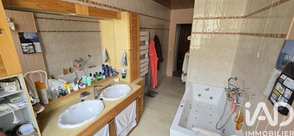 Maison à vendre 8 pièces 210 m² Valence-en-Poitou