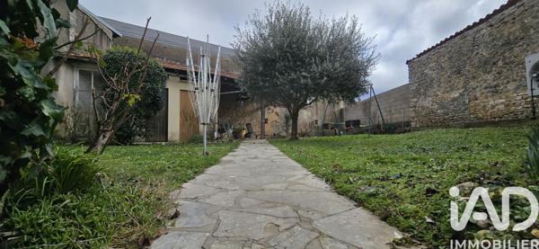 Maison à vendre 8 pièces 210 m² Valence-en-Poitou