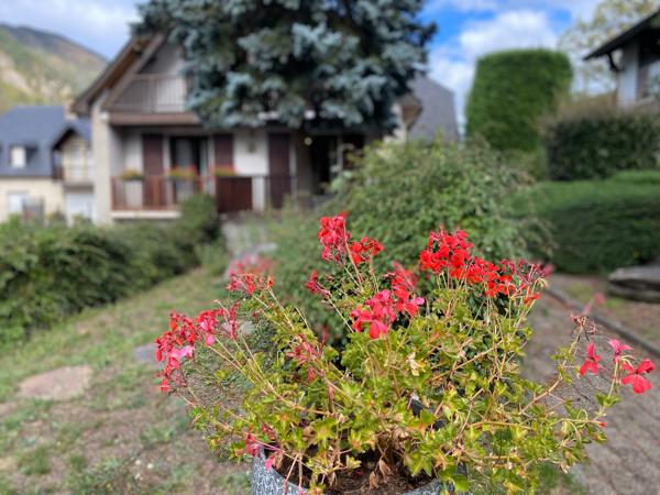 SOUS COMPROMIS - EMPLACEMENT IDEAL - Saint-Lary-Soulan - La maison "Coup de Coeur" - Cinq chambres