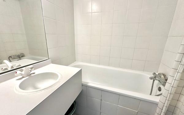 Appartement à vendre    2 pièces • 25 m2 Bordeaux