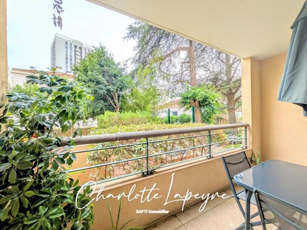 Beau T2 moderne en rdj avec terrasse et box