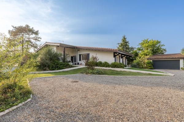 Aux portes du golf, plus de 3 200 m² de quiétude pour une vraie vie de famille. Détails des diagnostics énergétiques
