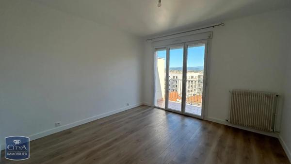Appartement à louer 3 pièces 57.52m² Saint-Raphaël (83700)