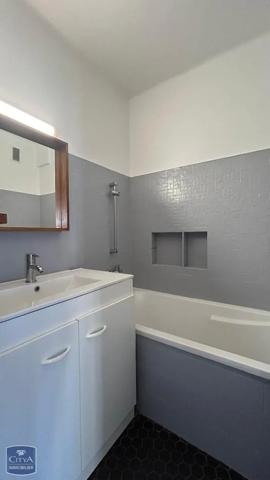 Appartement à louer 3 pièces 57.52m² Saint-Raphaël (83700)