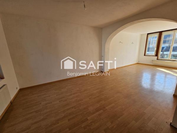 Immeuble de 273m2 avec local commercial+appartement