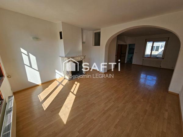 Immeuble de 273m2 avec local commercial+appartement