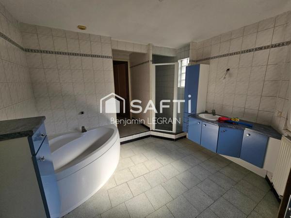 Immeuble de 273m2 avec local commercial+appartement