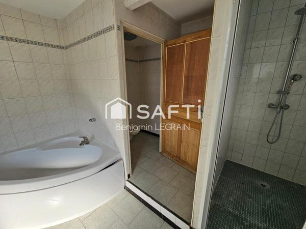 Immeuble de 273m2 avec local commercial+appartement