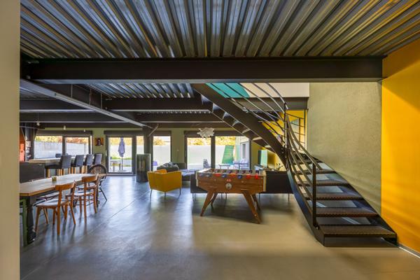 Loft esprit industriel et sa terrasse privative