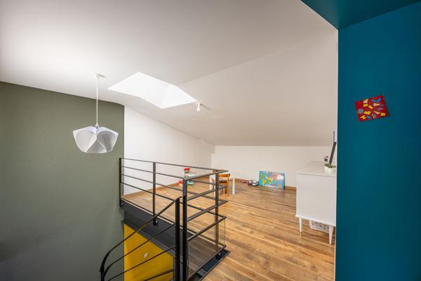 Loft esprit industriel et sa terrasse privative