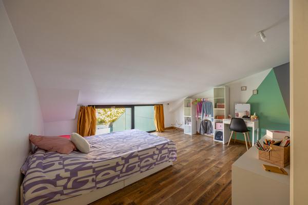 Loft esprit industriel et sa terrasse privative