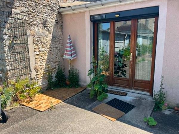 Appartement esprit "maisonnette"  avec exterieur et garage