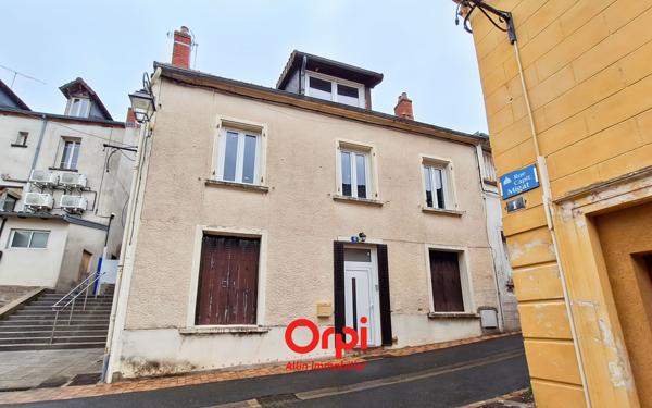 Immeuble à vendre    1 pièce •  Néris-les-Bains