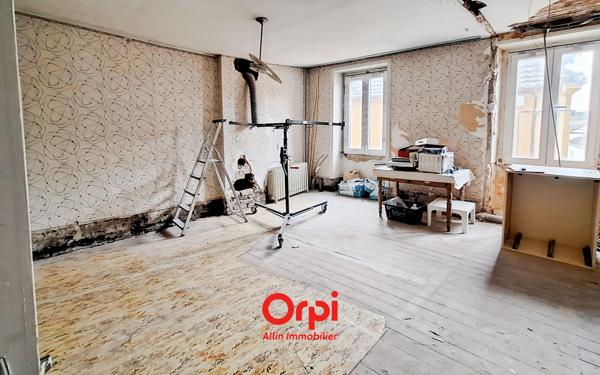 Immeuble à vendre    1 pièce •  Néris-les-Bains