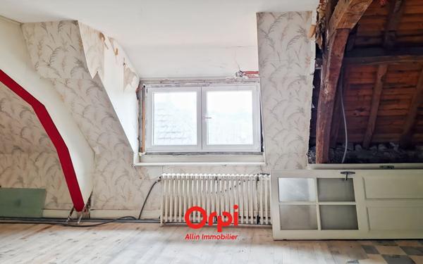 Immeuble à vendre    1 pièce •  Néris-les-Bains
