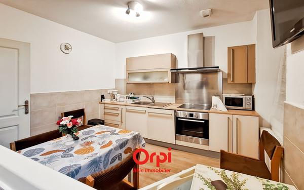 Immeuble à vendre    1 pièce •  Néris-les-Bains