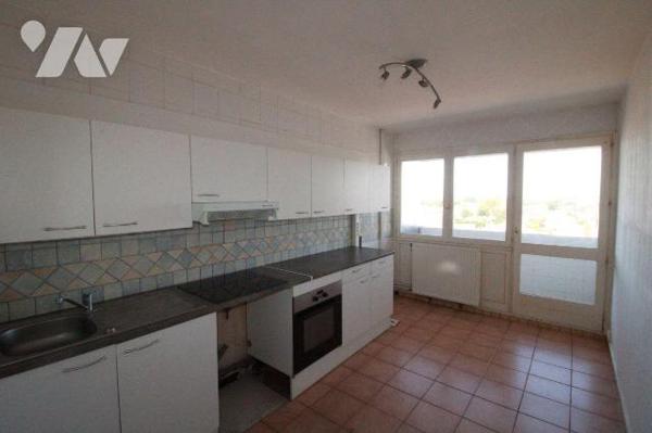APPARTEMENT 88.80 M2 - 2 CHAMBRES - CAVE - A VENDRE - MALO LES BAINS.


VUE IMPRENABLE POUR ...