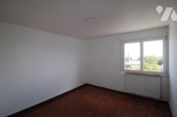 APPARTEMENT 88.80 M2 - 2 CHAMBRES - CAVE - A VENDRE - MALO LES BAINS.


VUE IMPRENABLE POUR ...