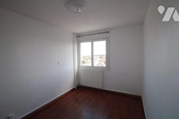 APPARTEMENT 88.80 M2 - 2 CHAMBRES - CAVE - A VENDRE - MALO LES BAINS.


VUE IMPRENABLE POUR ...