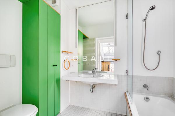 Appartement deux pièces dernier étage avec terrasse - Faubourg Saint-Honoré