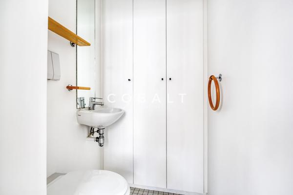 Appartement deux pièces dernier étage avec terrasse - Faubourg Saint-Honoré