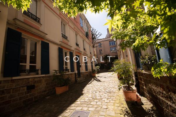Appartement deux pièces dernier étage avec terrasse - Faubourg Saint-Honoré