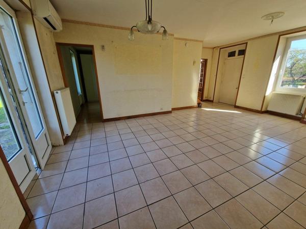 Maison à vendre    4 pièces •  Montceau-les-Mines