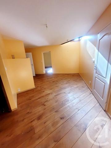 Maison à vendre  7 pièces - 213 m 2   LOUHANS CHATEAURENAUD  - 71