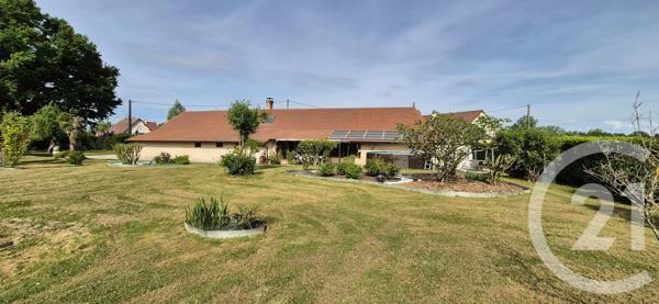 Maison à vendre  7 pièces - 213 m 2   LOUHANS CHATEAURENAUD  - 71