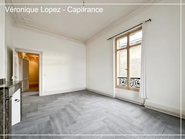 Agen, cœur de ville, appartement de charme T3 avec terrasse et parking