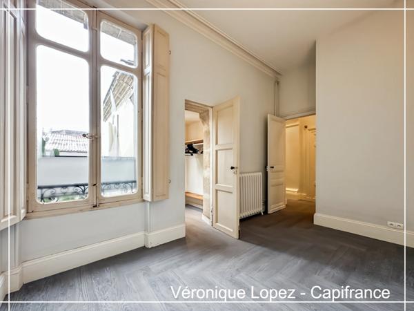 Agen, cœur de ville, appartement de charme T3 avec terrasse et parking