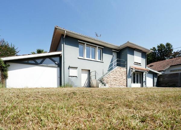 Maison à vendre    5 pièces •  Anglet