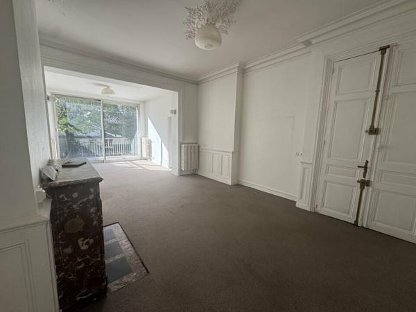 TOURS CENTRE BUREAUX A LOUER DE 52 M² AVEC 1 PARKING ET POSSIBILITE D'UN SUPPLEMENTAIRE