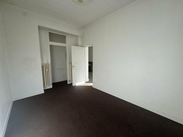 TOURS CENTRE BUREAUX A LOUER DE 52 M² AVEC 1 PARKING ET POSSIBILITE D'UN SUPPLEMENTAIRE