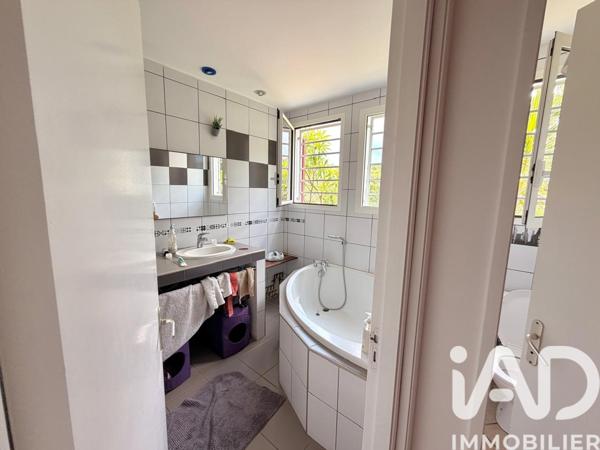 Maison à vendre 5 pièces 140 m² L'Étang-Salé